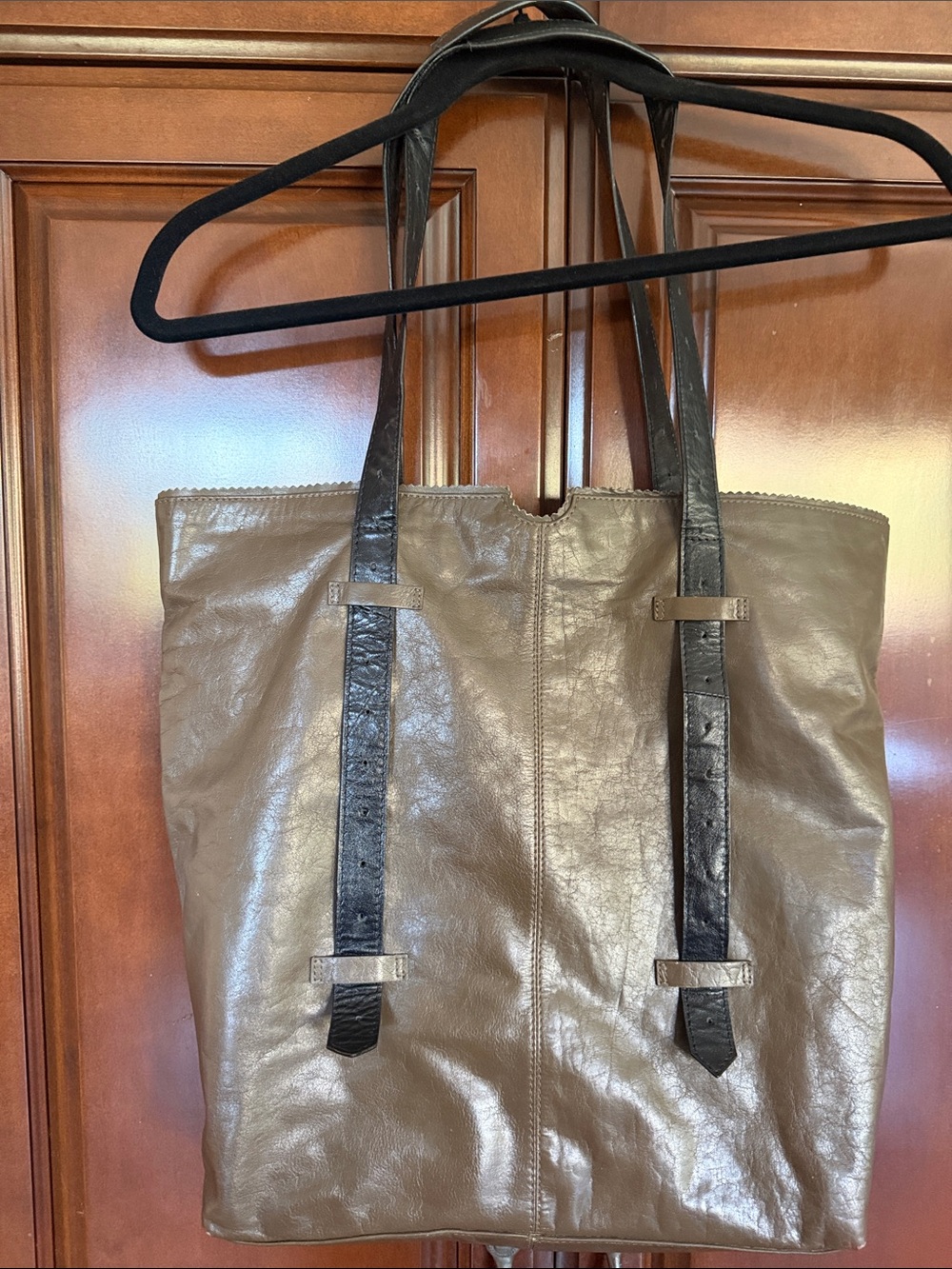 LATICOLeather Tote Bag in Dark Green/Olive with leather Black Straps